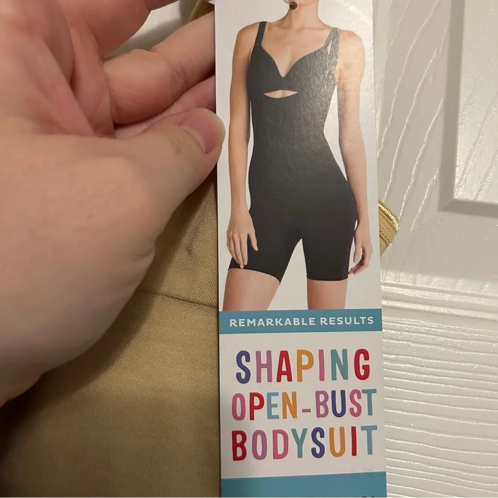 NWT Assets by Spanx open bust body suit shape wear 1X Nude Tan - Picture 10 of 12